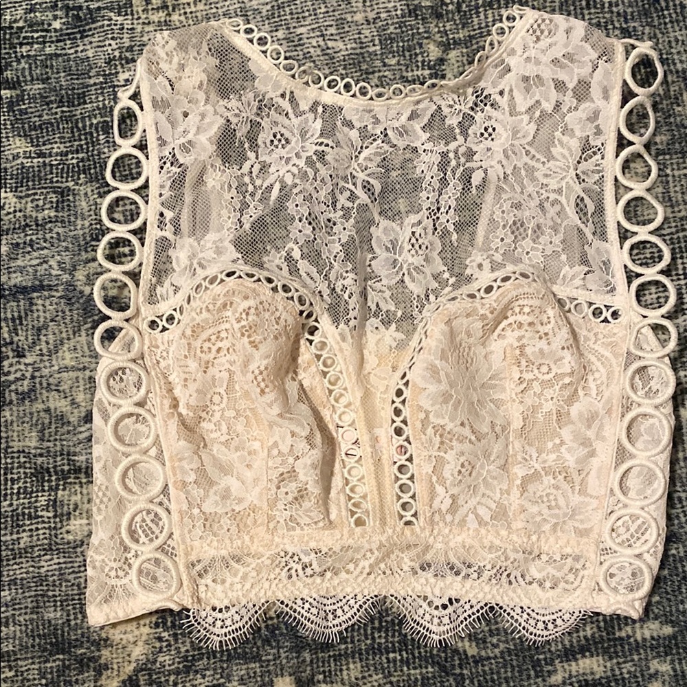 Elegant Lace Sleeveless Top - Cream